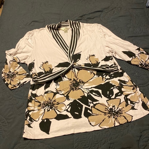 Christopher & Banks V-neck T-shirt twist tie at bust rayon & spandex - Picture 1 of 9